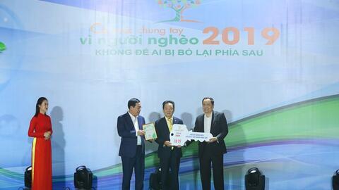 Gần 900 tỉ đồng hỗ trợ người nghèo