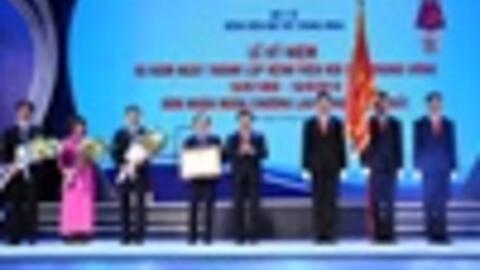 Bệnh viện Nội tiết Trung ương vinh dự đón nhận Huân chương Lao động hạng Nhất