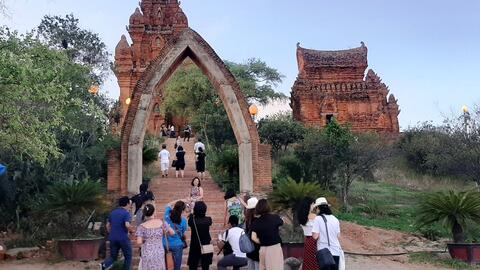 Ninh Thuận:  Khách sạn, resort dọc biển kín phòng do khách nội địa tăng cao