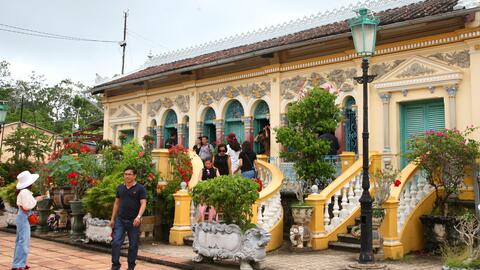 Theo dấu chân “Người tình” ở xứ Tây Đô