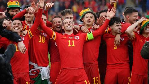 Đội tuyển Xứ Wales giành vé dự World Cup sau 64 năm