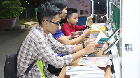 Thư viện KHTH Đà Nẵng ra mắt xe ô tô tư viện lưu động - đa phương tiện