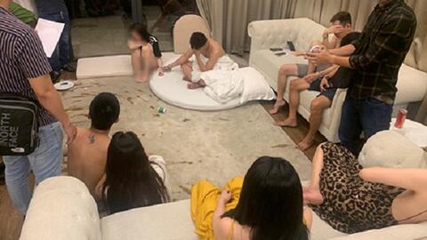 Nghệ An: Bắt nhóm thanh niên thuê villa sử dụng ma tuý giữa mùa dịch