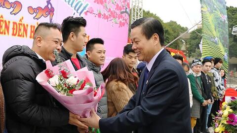 Bất chấp giá rét, những vị khách đầu tiên đã tới Hà Giang ngày đầu năm 2021