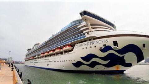 Tạm dừng hoạt động 40 tàu du lịch ở Hạ Long đón khách từ Diamond Princess để tiêu độc chống dịch