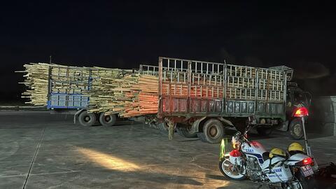 Quảng Ngãi: Quyết liệt xử lý xe chở keo quá khổ, quá tải