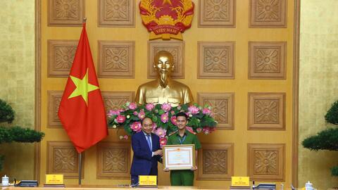 Thủ tướng Chính phủ trao Bằng khen cho 50 tấm gương sáng thầm lặng vì cộng đồng