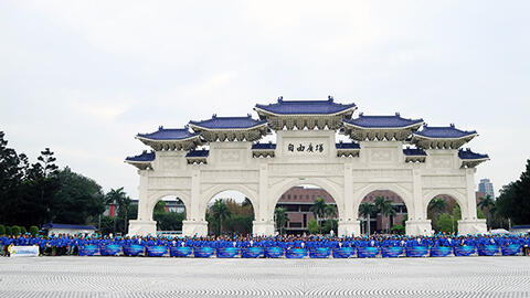Du lịch khách đoàn tăng trưởng ấn tượng