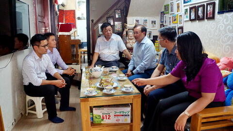 Lãnh đạo Bộ VHTTDL thăm các gia đình liệt sĩ