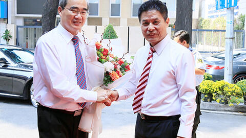 Bí thư Thành ủy TP.HCM “xông đất” doanh nghiệp du lịch đầu Xuân Canh Tý