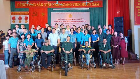 Bộ VHTTDL tri ân các thương binh, bệnh binh và người có công tỉnh Phú Thọ