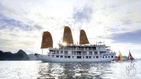Chuyến đi đáng giá trên vịnh Hạ Long