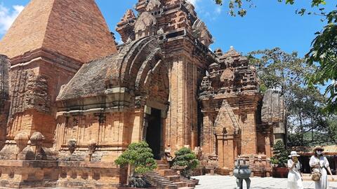 Miễn phí vé tham quan Tháp Bà Ponagar cho người dân và du khách
