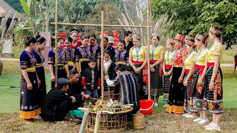 Rực rỡ sắc màu các dân tộc Việt Nam tại “Ngôi nhà chung”