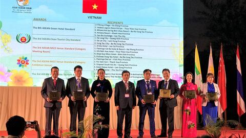 Nhiều địa phương, doanh nghiệp Việt Nam nhận giải thưởng du lịch ASEAN