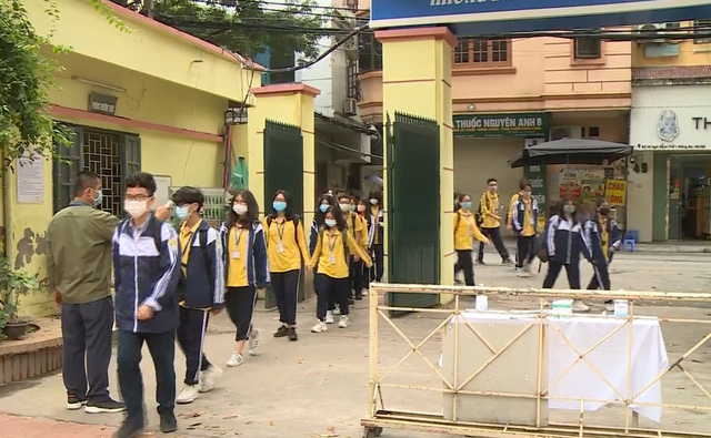 Tái hoạt động phòng dịch trong nhà trường - Ảnh 1.