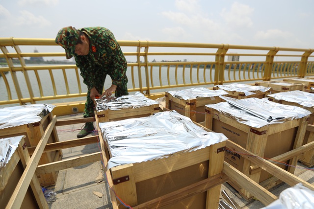 Cận cảnh trận địa pháo hoa tầm cao sẵn sàng khai hỏa dịp Giỗ Tổ Hùng Vương - 8