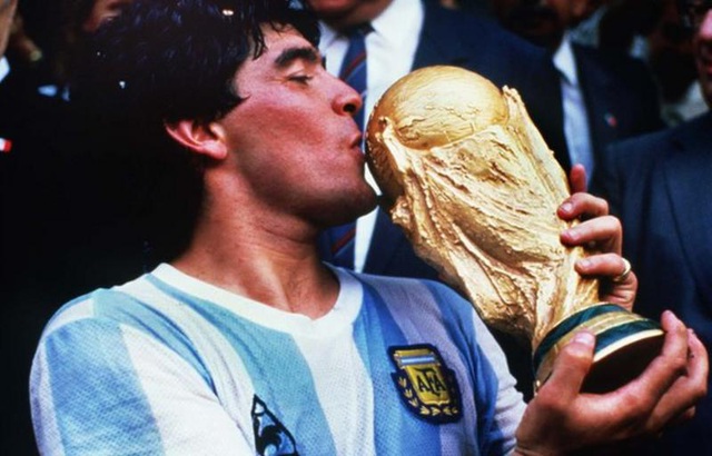 Những khoảnh khắc đáng nhớ trong sự nghiệp của Diego Maradona - 5