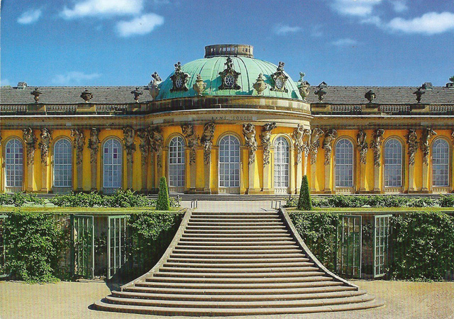 Chiêm ngưỡng 10 cung điện lỗng lẫy nhất thế giới - Ảnh 19.