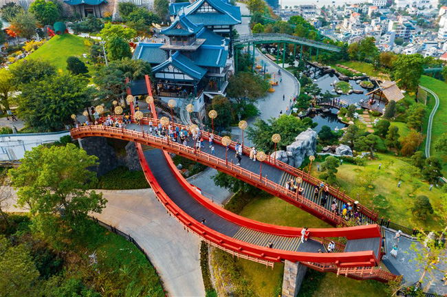 Sun World Halong Complex tung combo dịp 30/4: chơi 3 công viên chỉ với 600.000 đồng - Ảnh 2.