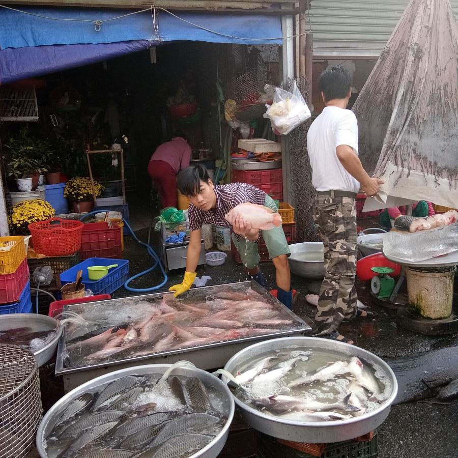 mung 4 tet ky hoi: cho truyen thong hut khach, sieu thi lac dac hinh anh 6