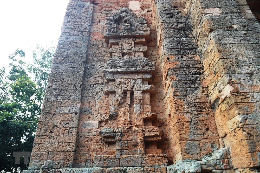 Ve Tay Ninh ghe tham thap co Binh Thanh hon 1000 nam tuoi hinh anh 1