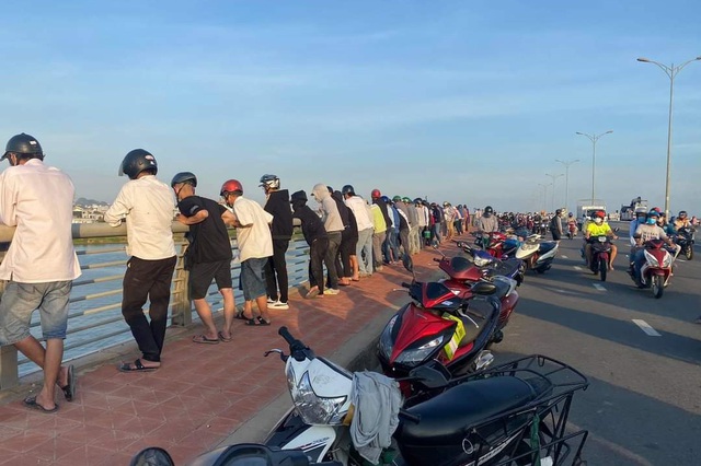 Ba học sinh tắm sông, một em mất tích - 2