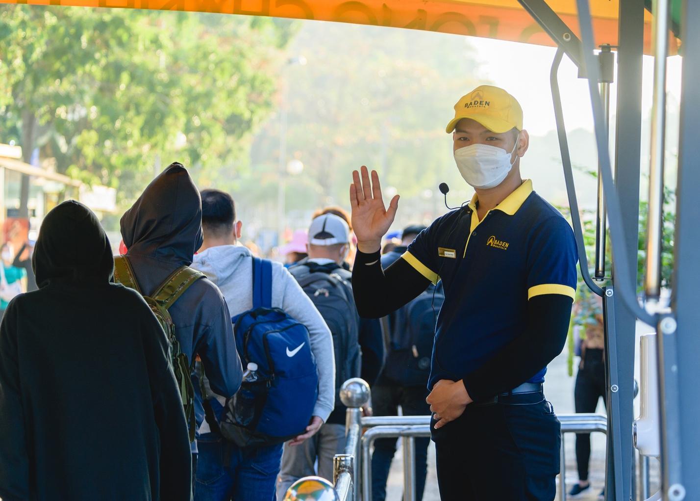 Hàng trăm ngàn lượt khách “xông đất” Núi Bà Tây Ninh đầu năm mới - Ảnh 11.