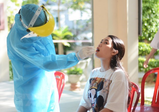 Bo GD-DT kien nghi tiem vaccine, mien giam hoc phi cho hoc sinh hinh anh 1