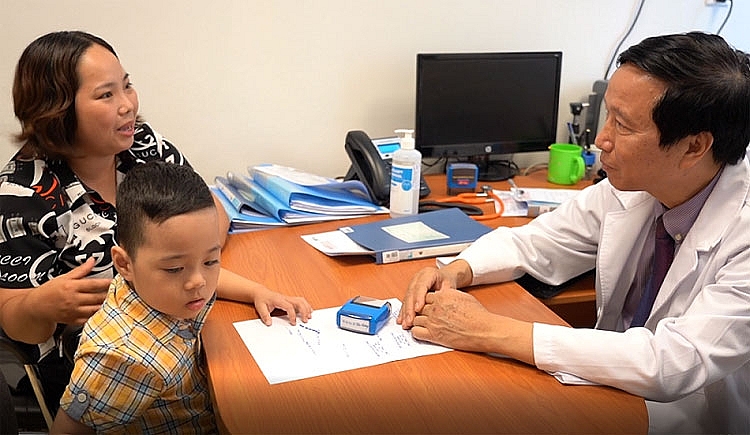 Tạp chí khoa học danh tiếng hàng đầu thế giới công bố nghiên cứu điều trị tự kỷ của Vinmec