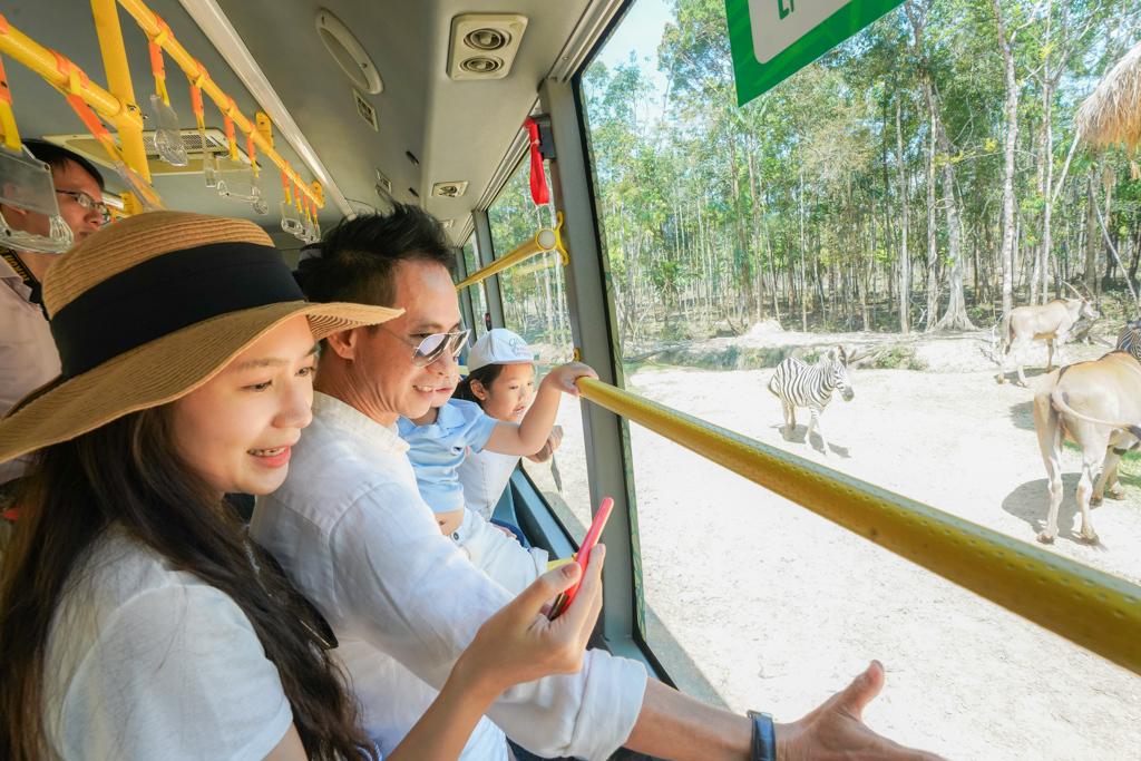 Dàn sao Việt 'đại náo' Vinpearl Land và Safari Phú Quốc