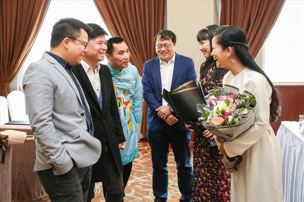 Âm nhạc và những người bạn, đồng nghiệp thân thiết đã “cứu cánh” Hồng Nhung trong giai đoạn khó khăn nhất. 