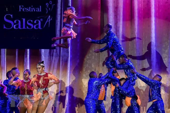 Suc hut cua Le hoi Salsa lon nhat the gioi tai Colombia hinh anh 2