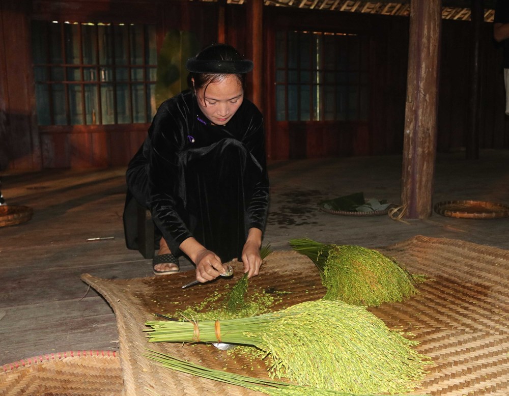 [Photo] Den Cao Bang ngay se lanh, thuong thuc dac san com hinh anh 1
