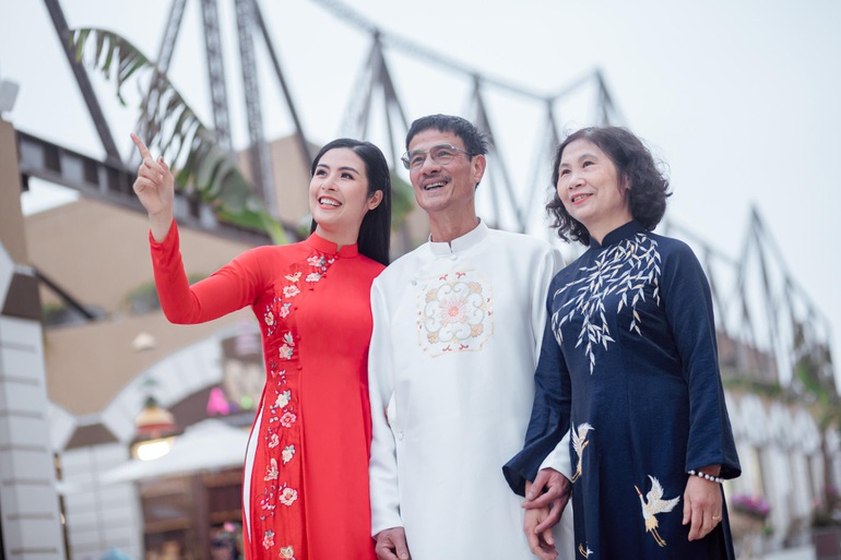 Đường hoa Home Hanoi Xuan khiến loạt người đẹp Việt mê mẩn - 2