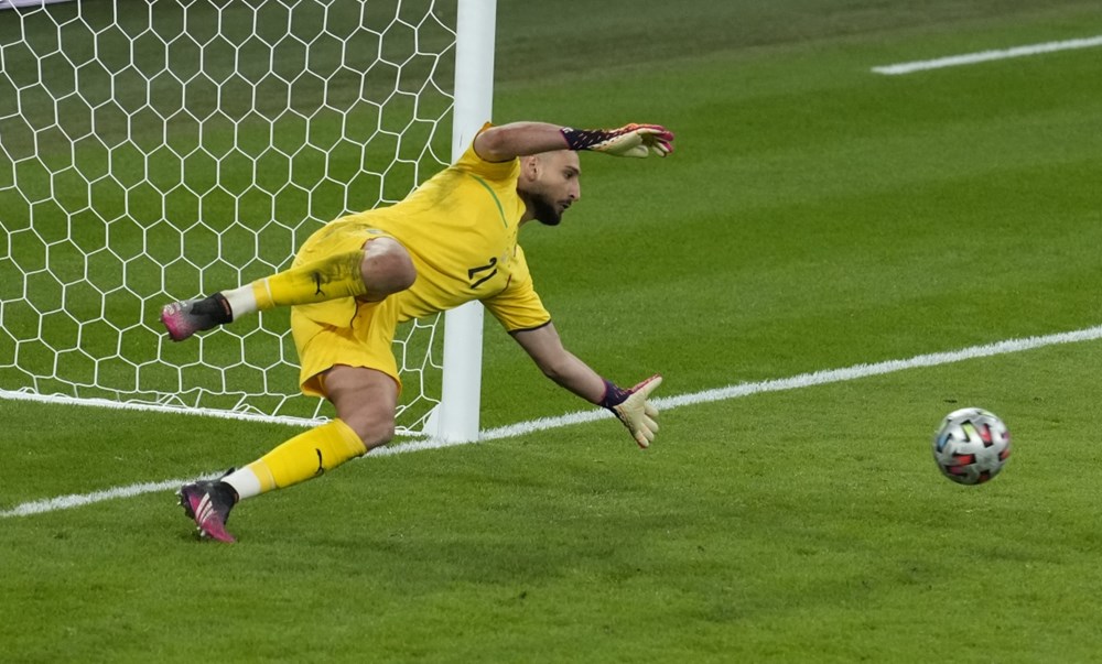 Ronaldo gianh Vua pha luoi, thu mon Italy xuat sac nhat EURO 2020 hinh anh 2