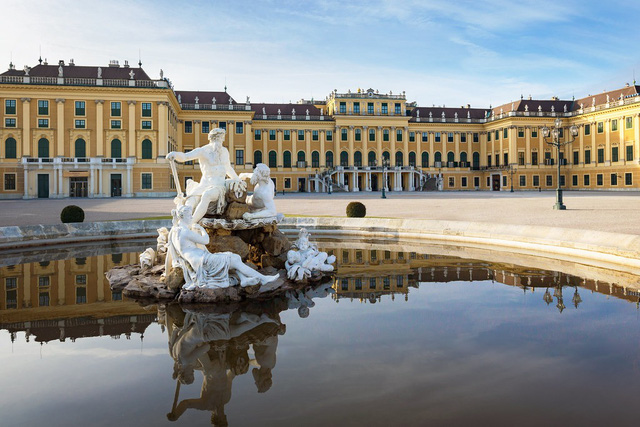 Chiêm ngưỡng 10 cung điện lỗng lẫy nhất thế giới - Ảnh 9.