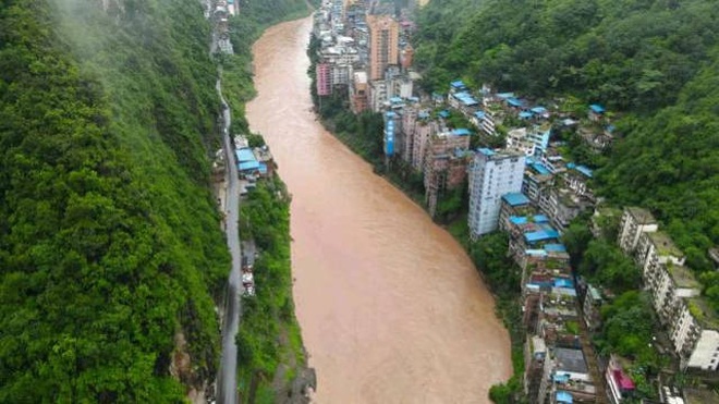 Thành phố hẹp nhất thế giới với chiều rộng ở điểm hẹp nhất chỉ 30 m - 1