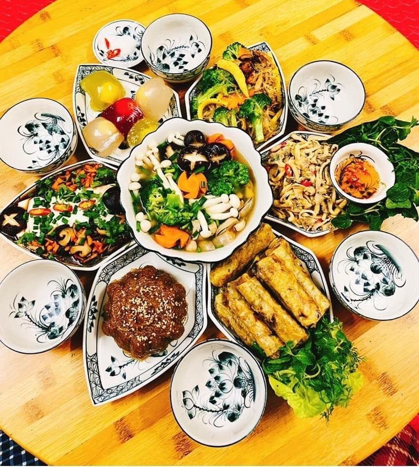 Ha Noi: Dich vu dat co online nhon nhip truoc ngay ram thang Gieng hinh anh 3