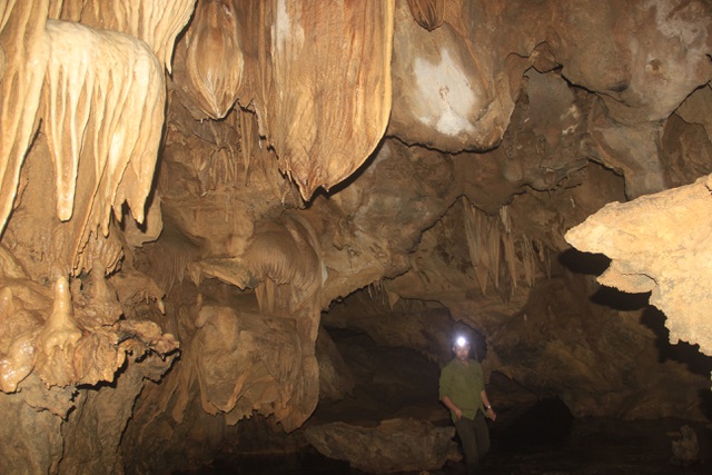 Khám phá hang động tuyệt đẹp ẩn sâu hàng chục năm giữa rừng Quảng Trị - 6