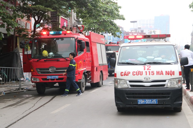 Hà Nội: Cháy lớn ở cửa hàng đồ sơ sinh, 4 người trong gia đình tử vong - 11