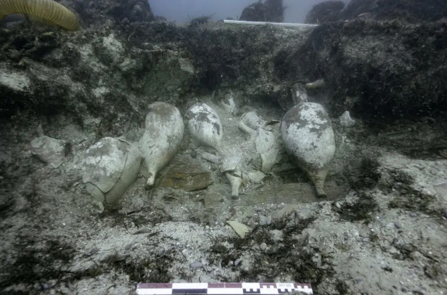 Phap dieu tra vu xac tau co 2.200 nam tuoi bi trom 'ghe tham' hinh anh 1