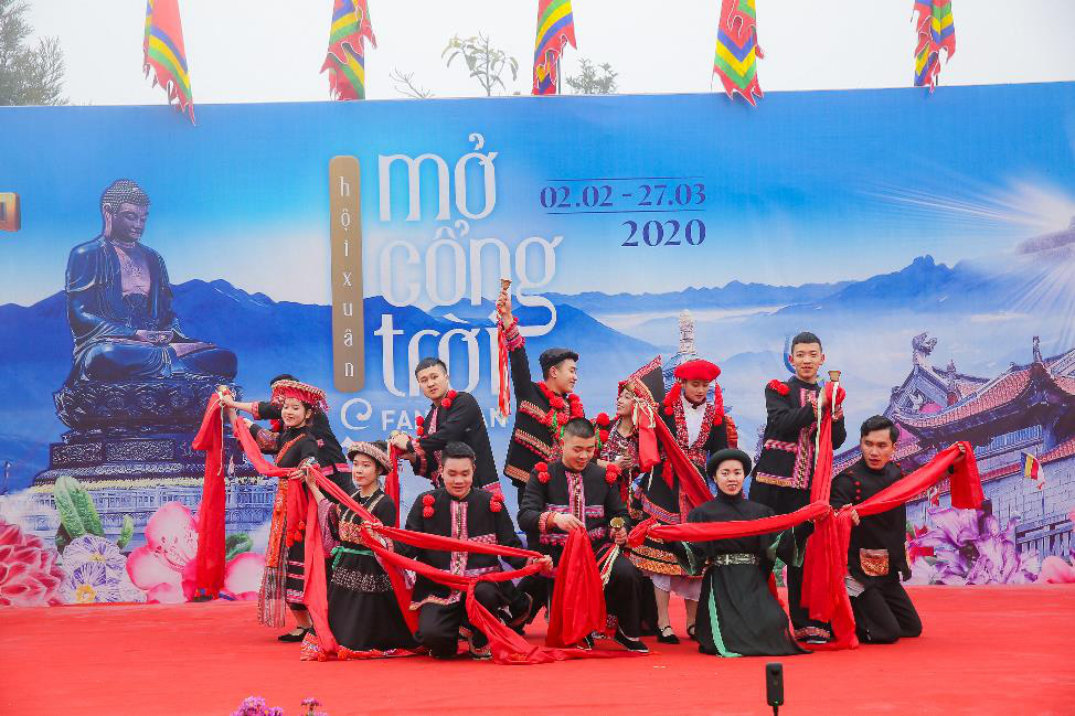 Sun World Fansipan Legend tưng bừng khai mạc Hội xuân mở cổng trời và Lễ hội khèn hoa 2020 - Ảnh 4.