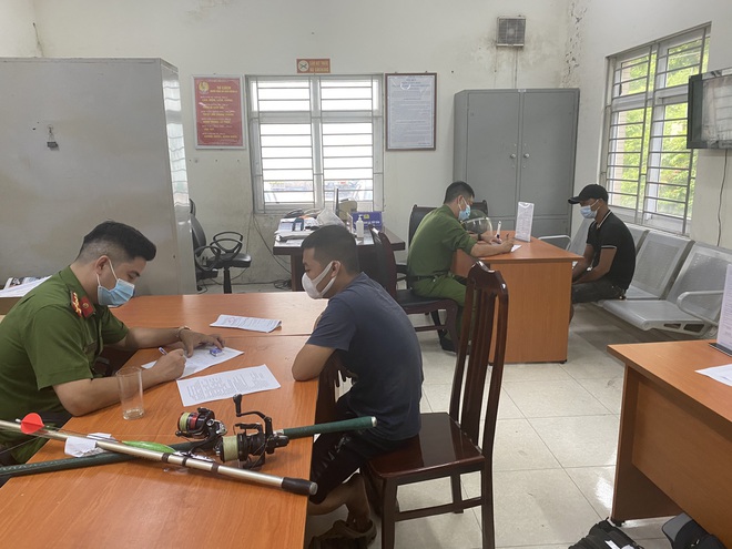 Hà Nội: Phạt 58 người ra đường không có lý do cần thiết - 1