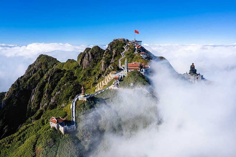 giai ma su linh thieng cua nhung ngoi chua tren nui