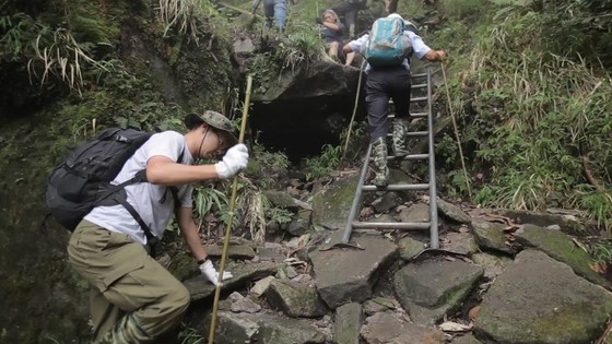 Cáp treo Fansipan – Tình người trong gian khó ảnh 2