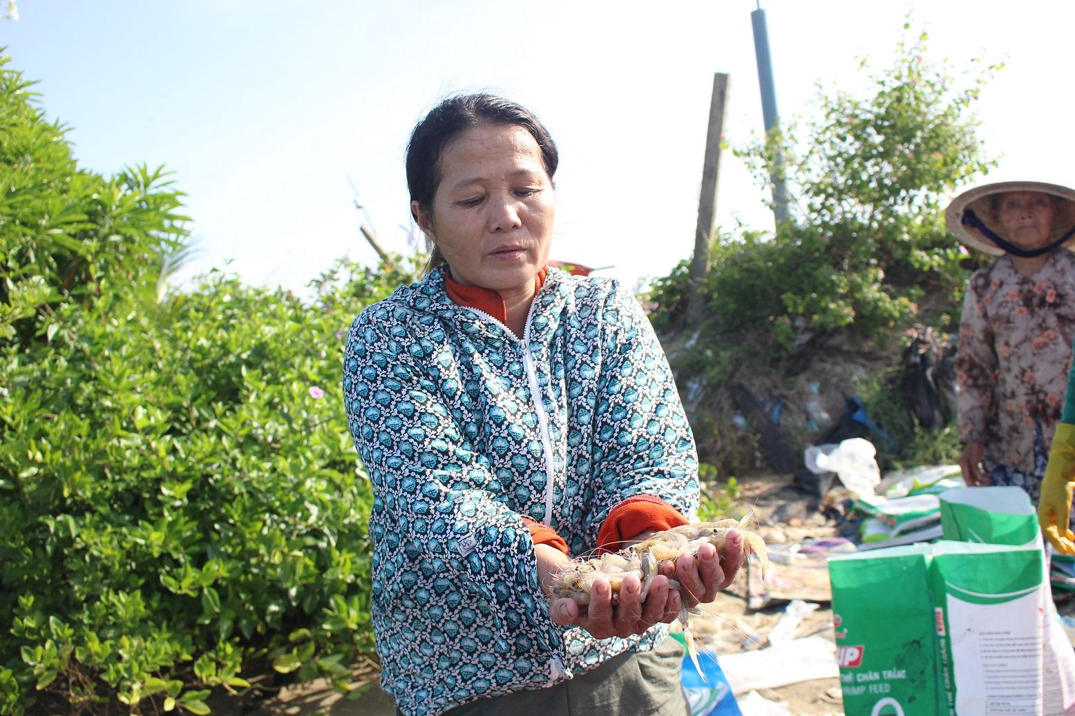 cá-chết-tôm-ông-Thêm