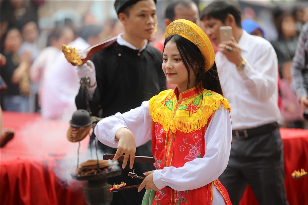 Bên cạnh mà n múa âCon ÄÄ© Äánh bá»ngâ Äặc sắc còn có những Äiá»u múa lân, múa rá»ng.