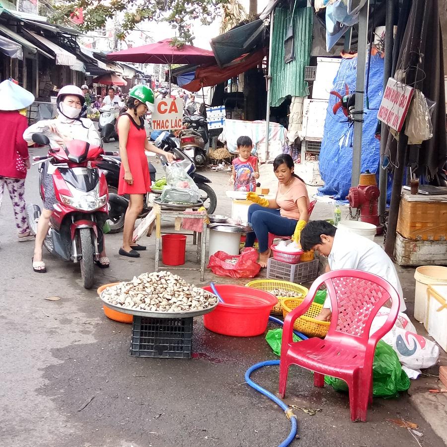 mung 4 tet ky hoi: cho truyen thong hut khach, sieu thi lac dac hinh anh 5