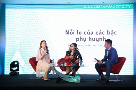 A group of people posing for the camera    Description automatically generated